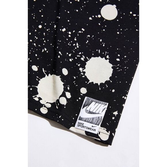 Urban Outfitters x Nike Sportswear DIY Splatter Tee - Picture 6 of 10